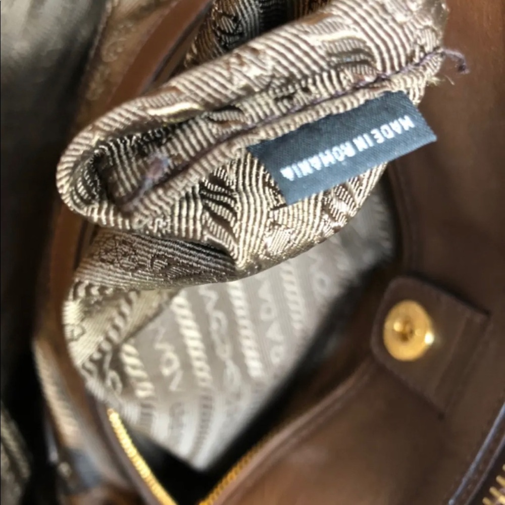 Auth Prada Vitello Double Zip Convertible Tote - Picture 7 of 8